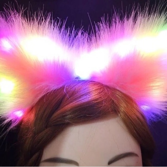 LED Faux Fur Fox Ears - Picture 5 of 10